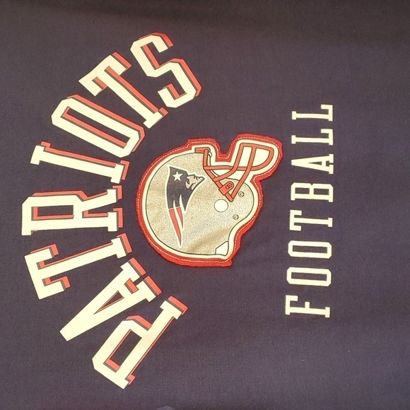 NFL TEEM APPAREL, PATRIOTS football blue tee. Size 18/20. Excellent cond… - Picture 2 of 6